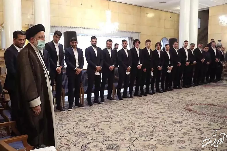 تصاویر - بدرقه ملی پوشان فوتبال با حضور رئیسی